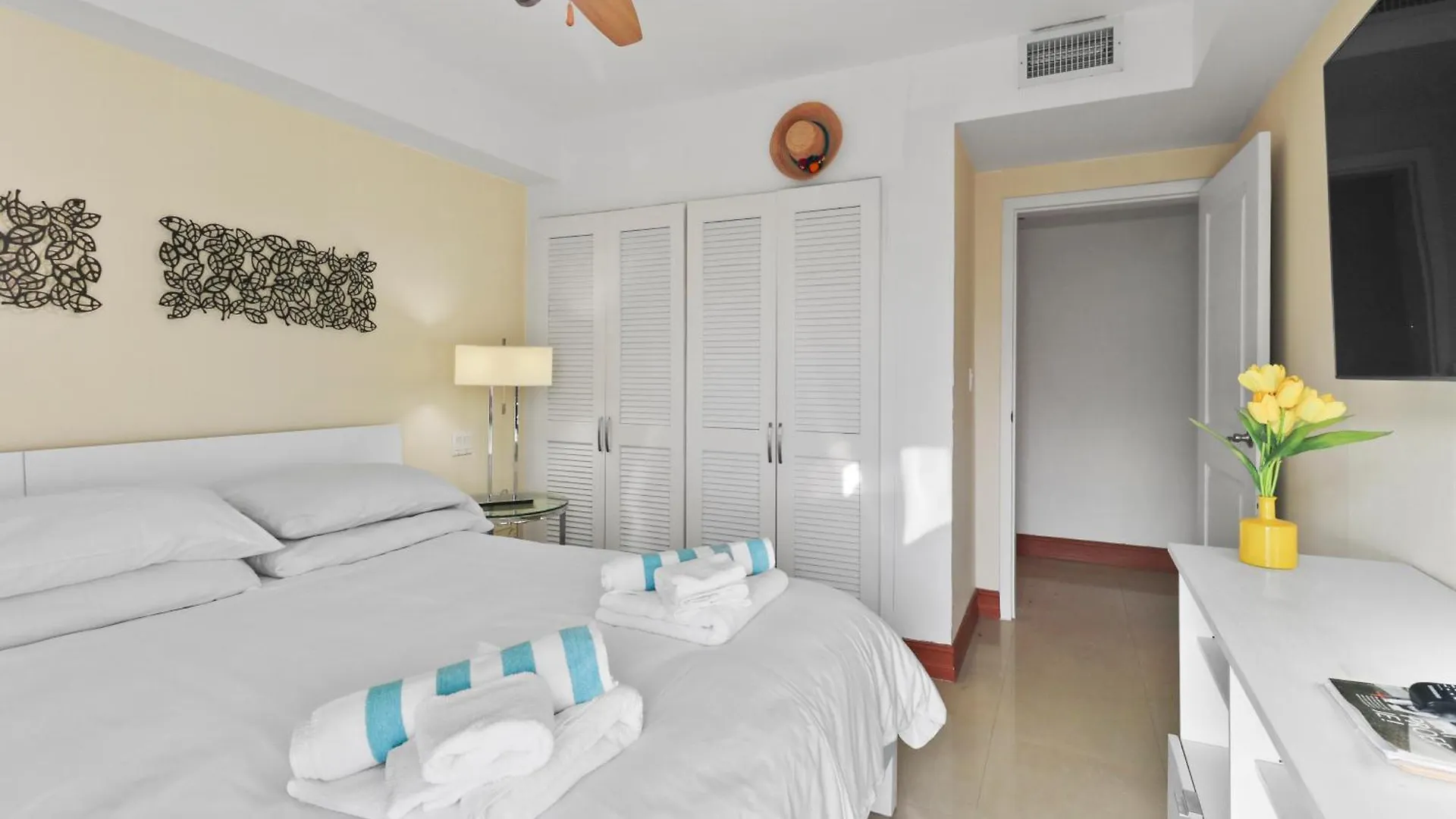 פאלם ביץ' Oceania Residences ארובה
