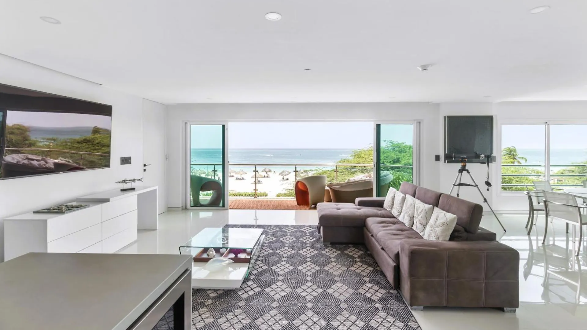 פאלם ביץ' Oceania Residences דירה