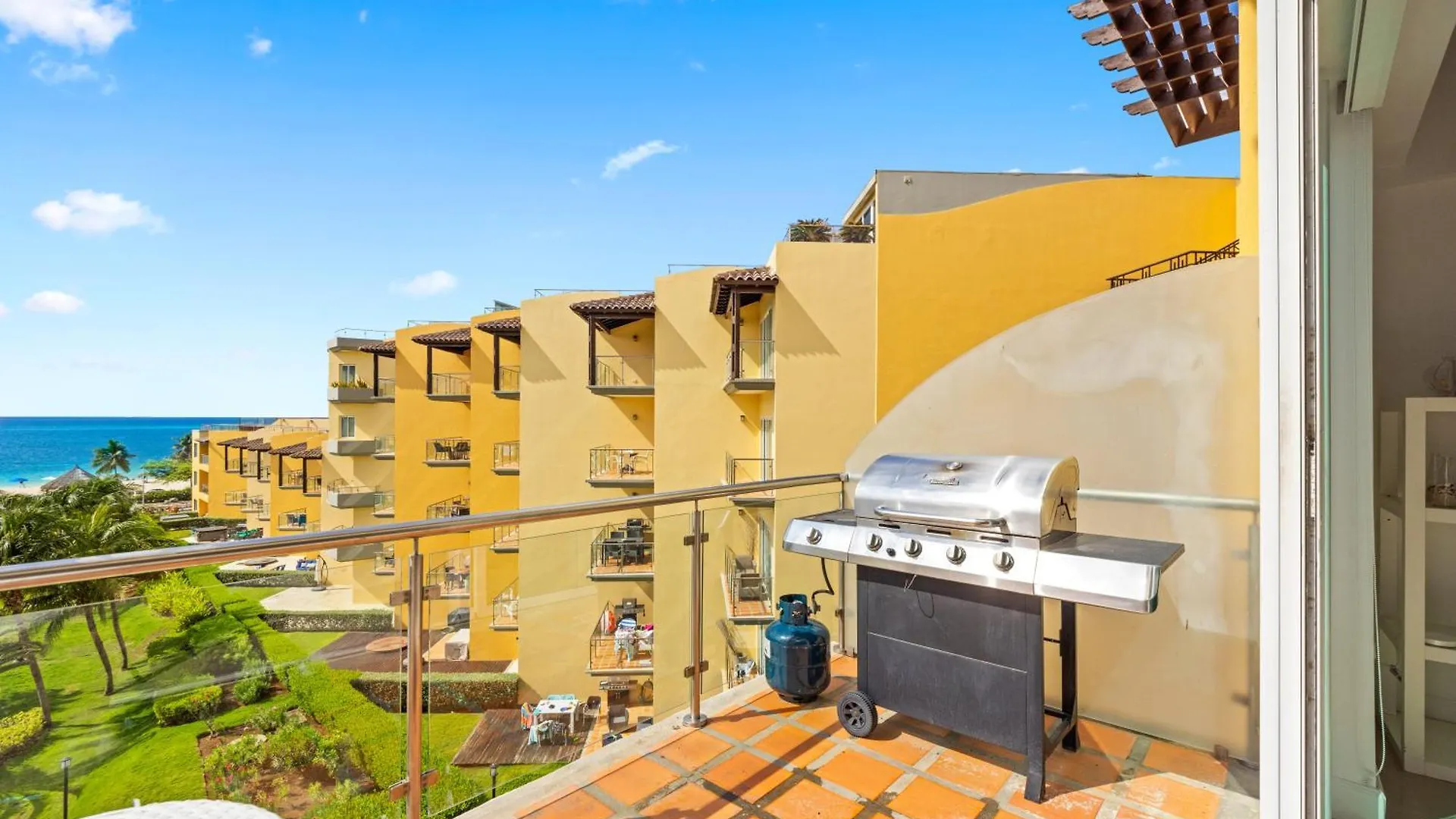 פאלם ביץ' Oceania Residences